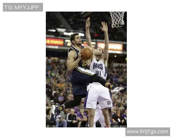 快船与篮网激战正酣腾讯直播全程呈现精彩瞬间与赛场动态