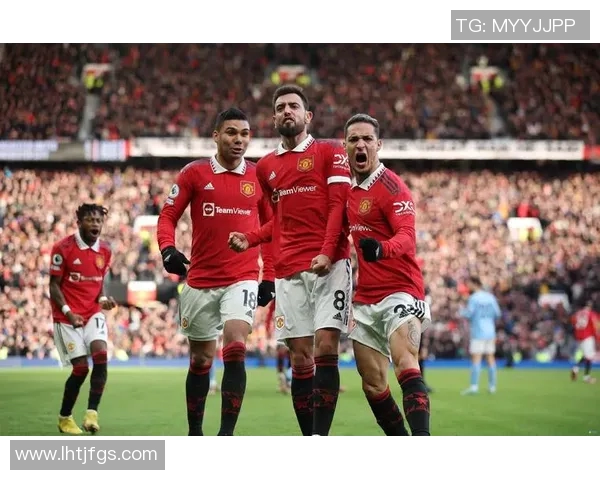 曼联主场迎战伯恩利争夺英超积分榜重要三分之战